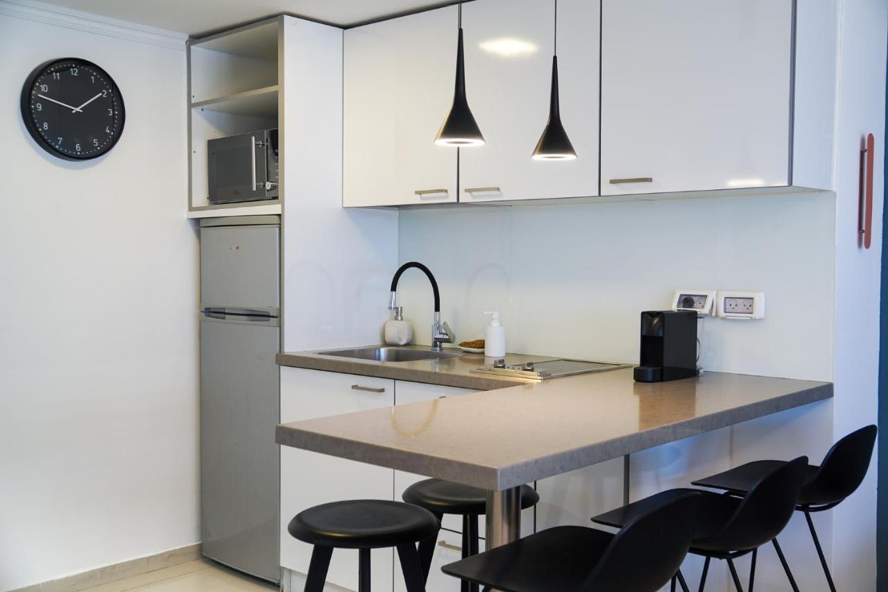 Beachfront Boutique Apartment Herzelia Exterior foto